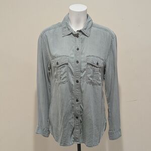 American Eagle Outfitters Light Gray Button-Down Shirt
